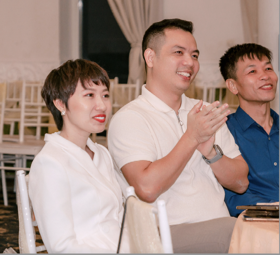 Thảo Tóc Ngắn – Xây Doanh Nghiệp Lớn Lên Mỗi Ngày Nhưng Gia Đình Vẫn Ở Lại Trong Tim